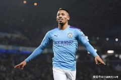 昔日曼城神锋，近4年只进27球，首发丢了，国家队也无望了！