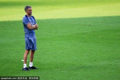 法甲球队巴黎圣日耳曼备战欧洲超级杯</title>
        
    <title>法甲球队巴黎圣日耳曼备战欧洲超级杯