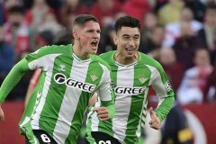 西甲第14轮塞维利亚德比：贝蒂斯客场2-0完胜十人主队