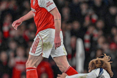 欧冠阿森纳破拜仁不败金身，5战全胜登顶欧冠，联赛激战切尔西