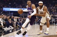 库里27+10巴特勒15+6+6 德罗赞24分勇士送国王7连败