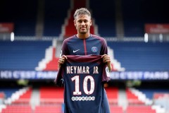 欧冠回顾：大巴黎无缘决赛无人同情，姆巴佩加盟皇马日后必遭嘲讽