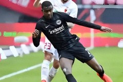 他刚出道就在德甲球队留洋试训，如今18岁就在中超首秀，引发热议