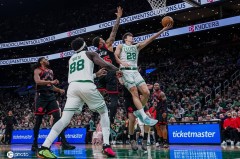 莺歌缺阵布朗25+8+7 普理查德27+8绿军终结猛龙3连胜