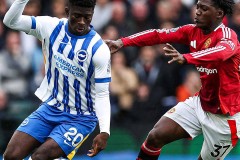 曼联或邀哈维执教，三选一顶级中场加盟，德甲门将或成热门选择