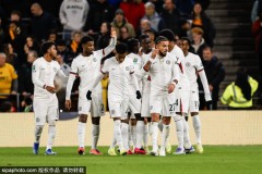 进球大战！联赛杯-吉滕斯造3球德拉普染红 切尔西4-3狼队晋级