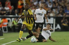 2-1，西甲第19逆转西甲第12，36岁大连人旧将一剑封喉，太牛了