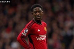 曼联中场新组思路来：梅努B费续约观望未来，樱桃拦截人进入视野