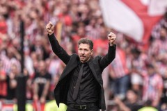 年薪3400万西甲第一，投入1.7亿欧落后巴萨10分，马竞会解雇西蒙尼吗？