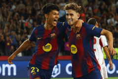 欧冠惨案诞生！弗里克缔造8年神迹，拉什福德神了：12场造10球