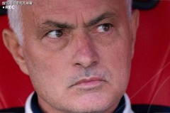 2025足坛大事件（二）：穆帅下课滕哈格再演黑色幽默，利物浦崩盘