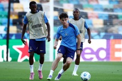 埃泽转会热刺？阿森纳虎视眈眈，夏季转会市场暗潮涌动