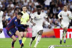 姆巴佩点球被扑出，皇家马德里2-1战胜巴塞罗那，稳坐西甲积分榜首位