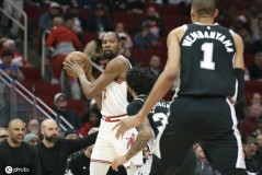 又崩盘了！火箭陷入死循环 杜兰特末节仅4分