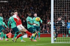 五大联赛难兄难弟：佛罗伦萨＋狼队！前者16轮不胜，后者15轮不胜