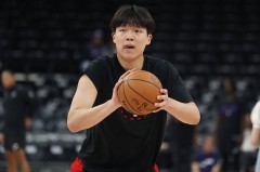 杨瀚森G联赛首发出战砍18分10板4助 开拓者官宣召回他